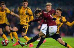 本菲卡主(zhǔ)场迎战勒沃库森，凭借稳健防守和主(zhǔ)场优势爭(zhēng)夺欧冠出线席位。