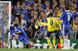 欧冠賽(sài)场爆(bào)出“冷门”！切(qiè)尔西主场3-0完勝(shèng)十人(rén)巴塞罗那，孔德打进烏(wū)龍(lóng)球