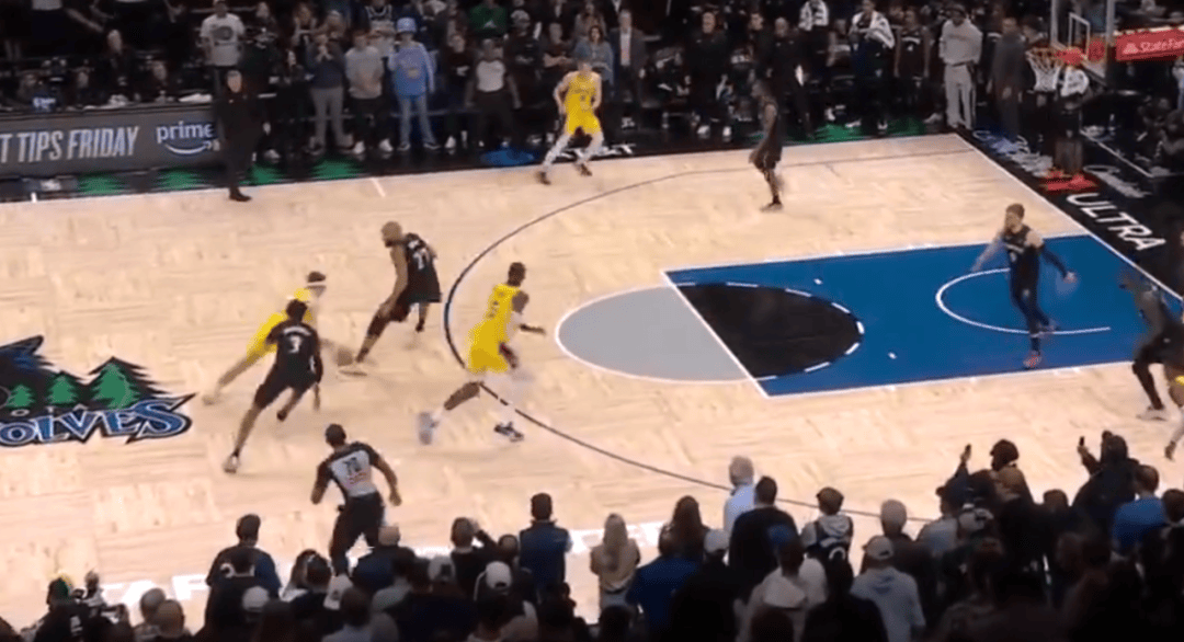 压哨绝杀!湖人要怎么留下里夫斯?