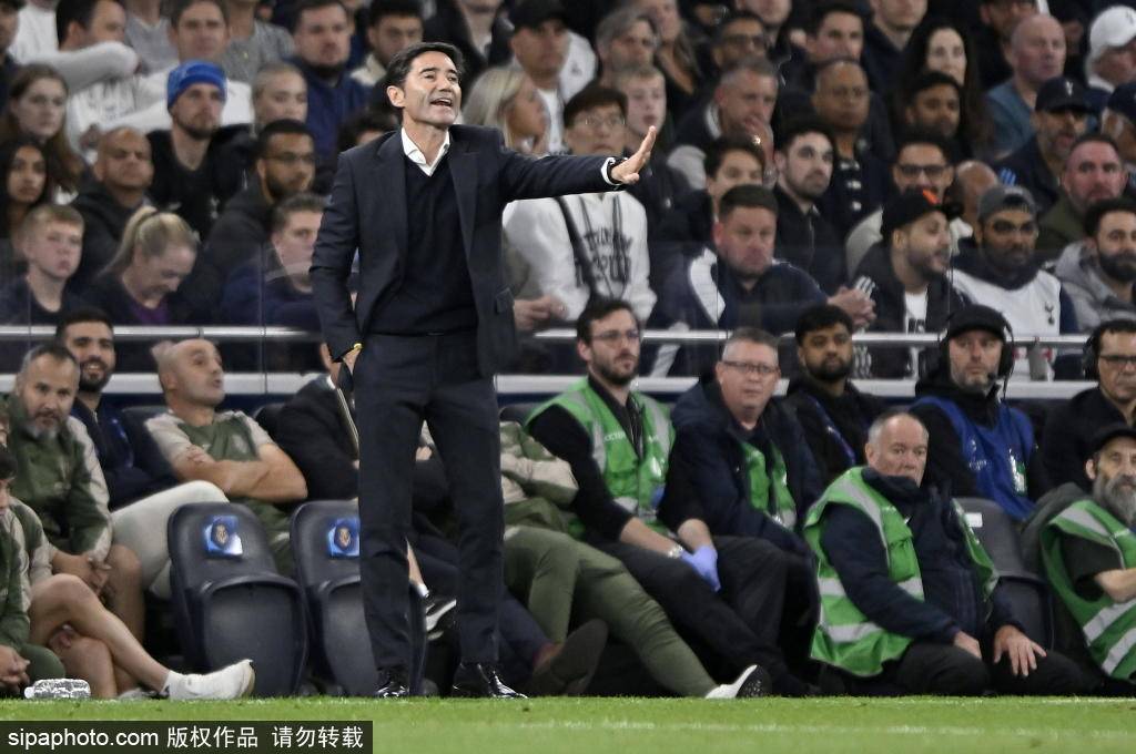 多特蒙德欧冠大胜背后的失球玄机:凯尔与科贝尔的幽默解读