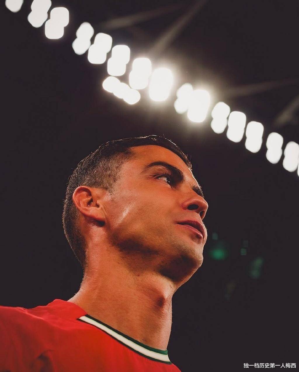 C罗还是只进点球！越位次数全场最多！评分只是稍微及格！