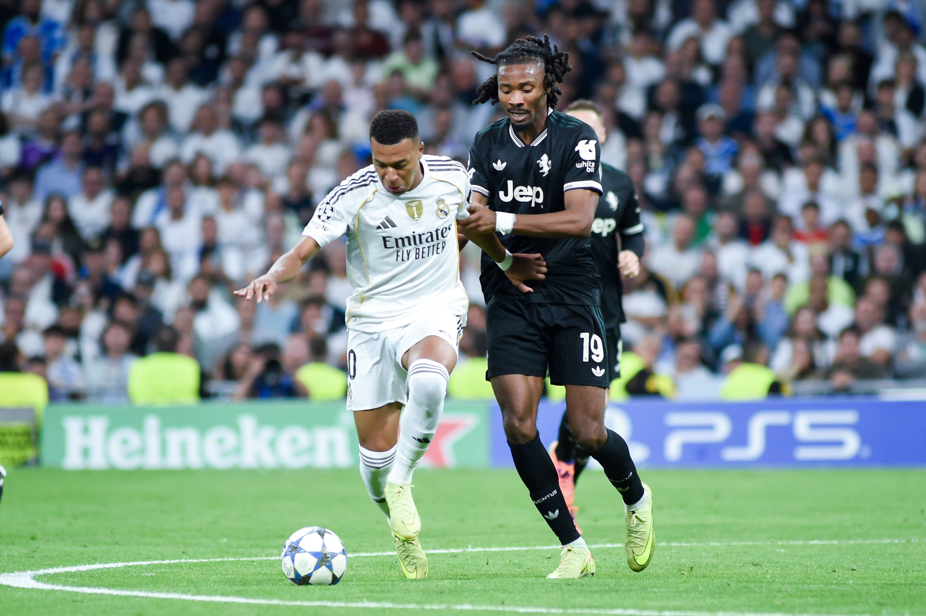 (体育)足球——欧冠:皇家马德里胜尤文图斯