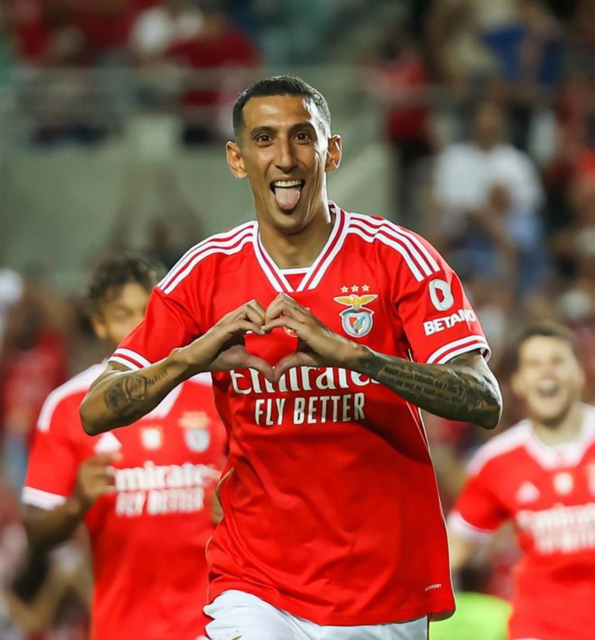 欧冠助攻榜出炉:欧冠助攻之王竟是他?力压梅罗,曼联传奇霸榜!