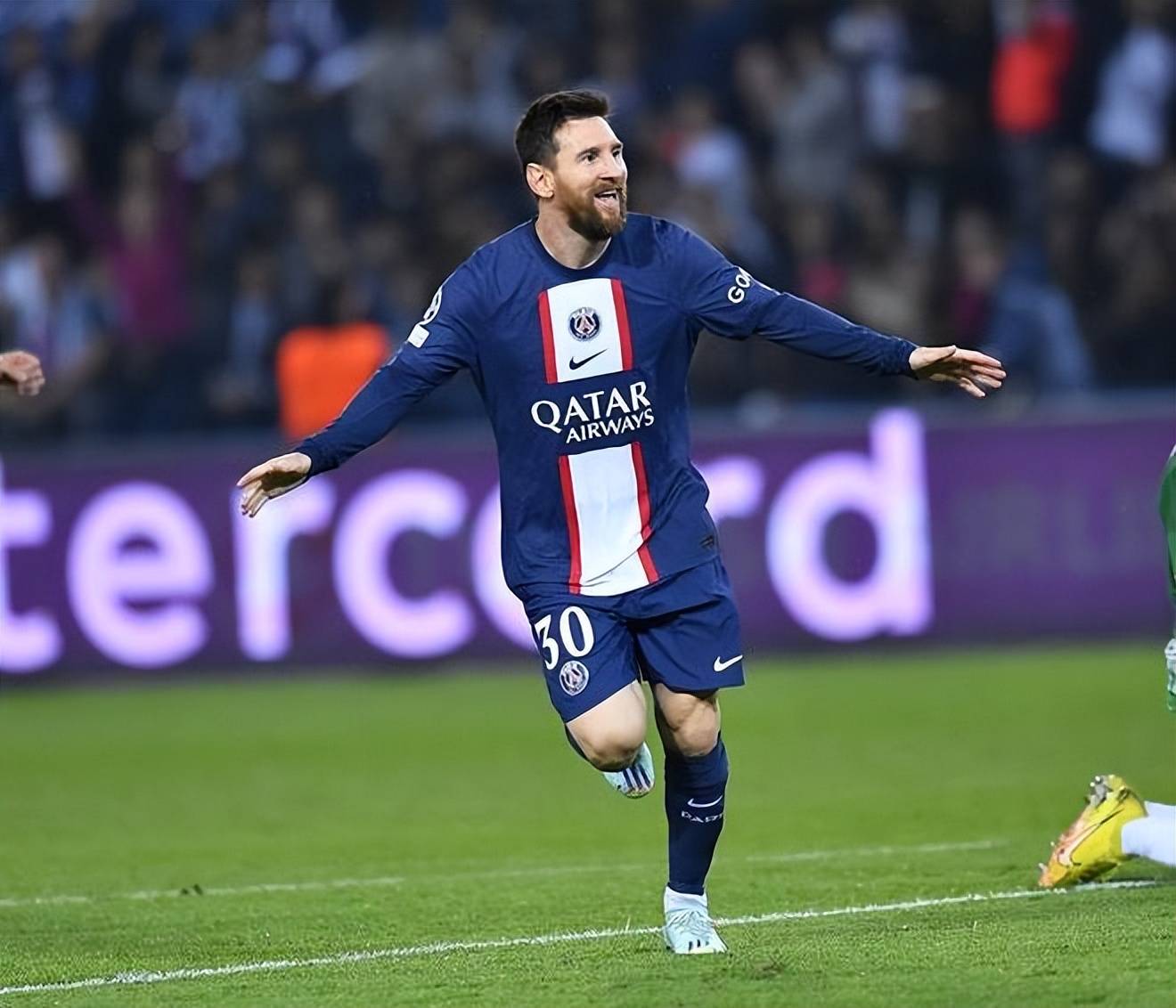 欧冠助攻榜出炉:欧冠助攻之王竟是他?力压梅罗,曼联传奇霸榜!