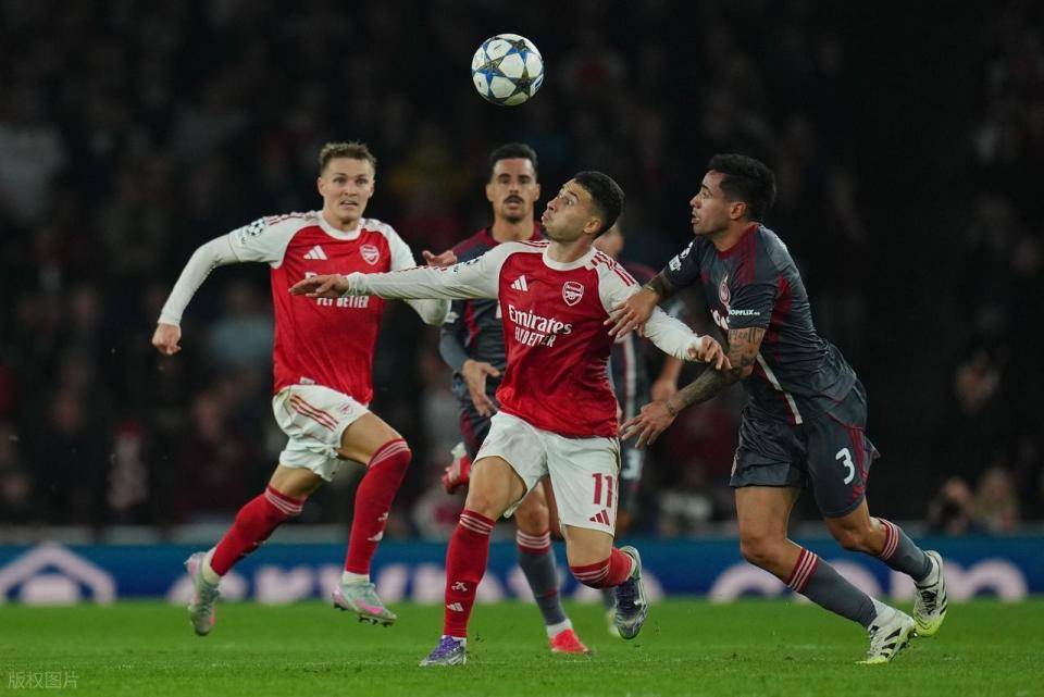 欧冠：2-0，马丁内利、萨卡利剑出鞘，阿森纳完胜希超豪门+2连胜
