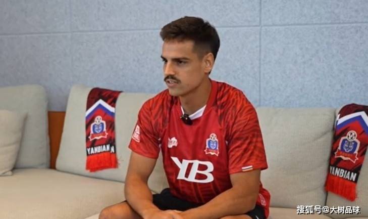 大鱼!中甲球队报价欧冠球队前锋:28岁1米9,欧冠11场1球
