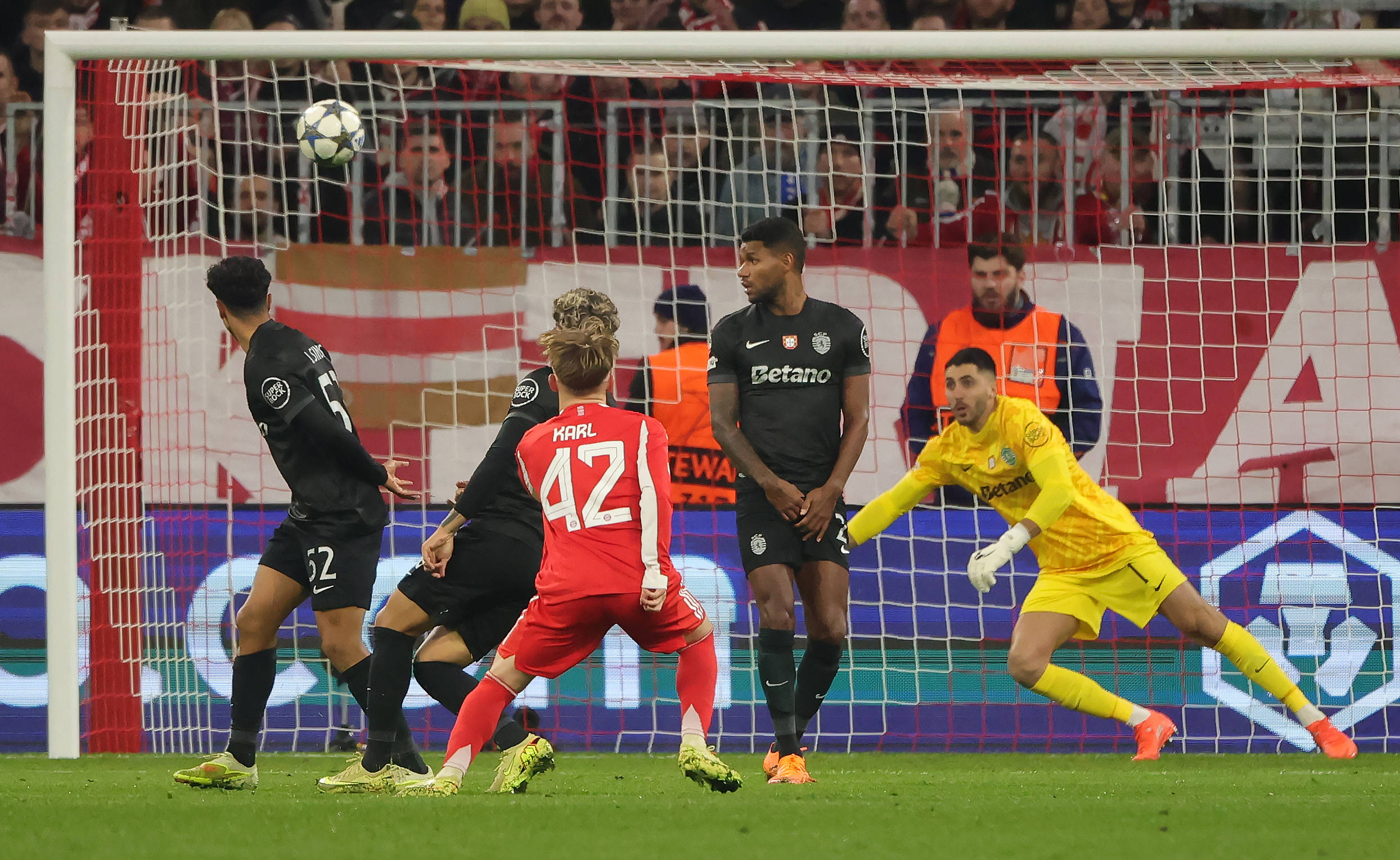 （体育）足球——欧冠：拜仁慕尼黑胜里斯本竞技