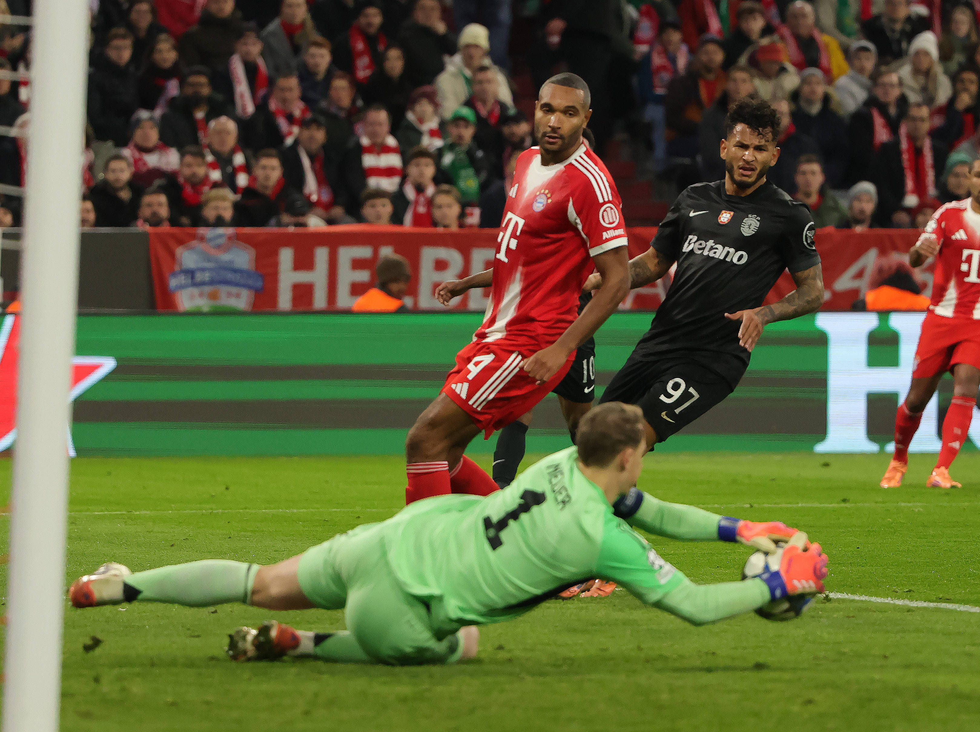 （体育）足球——欧冠：拜仁慕尼黑胜里斯本竞技