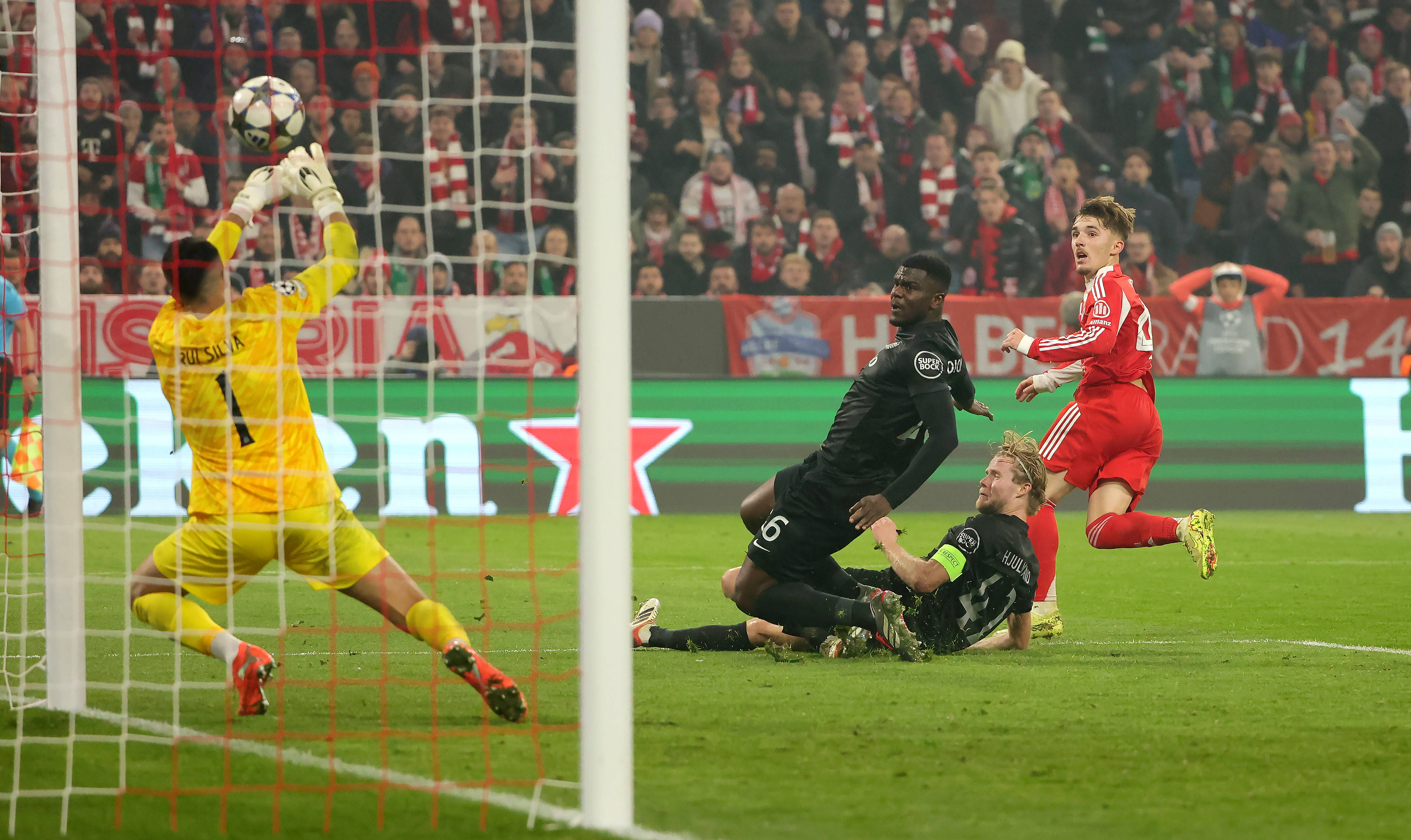 （体育）足球——欧冠：拜仁慕尼黑胜里斯本竞技