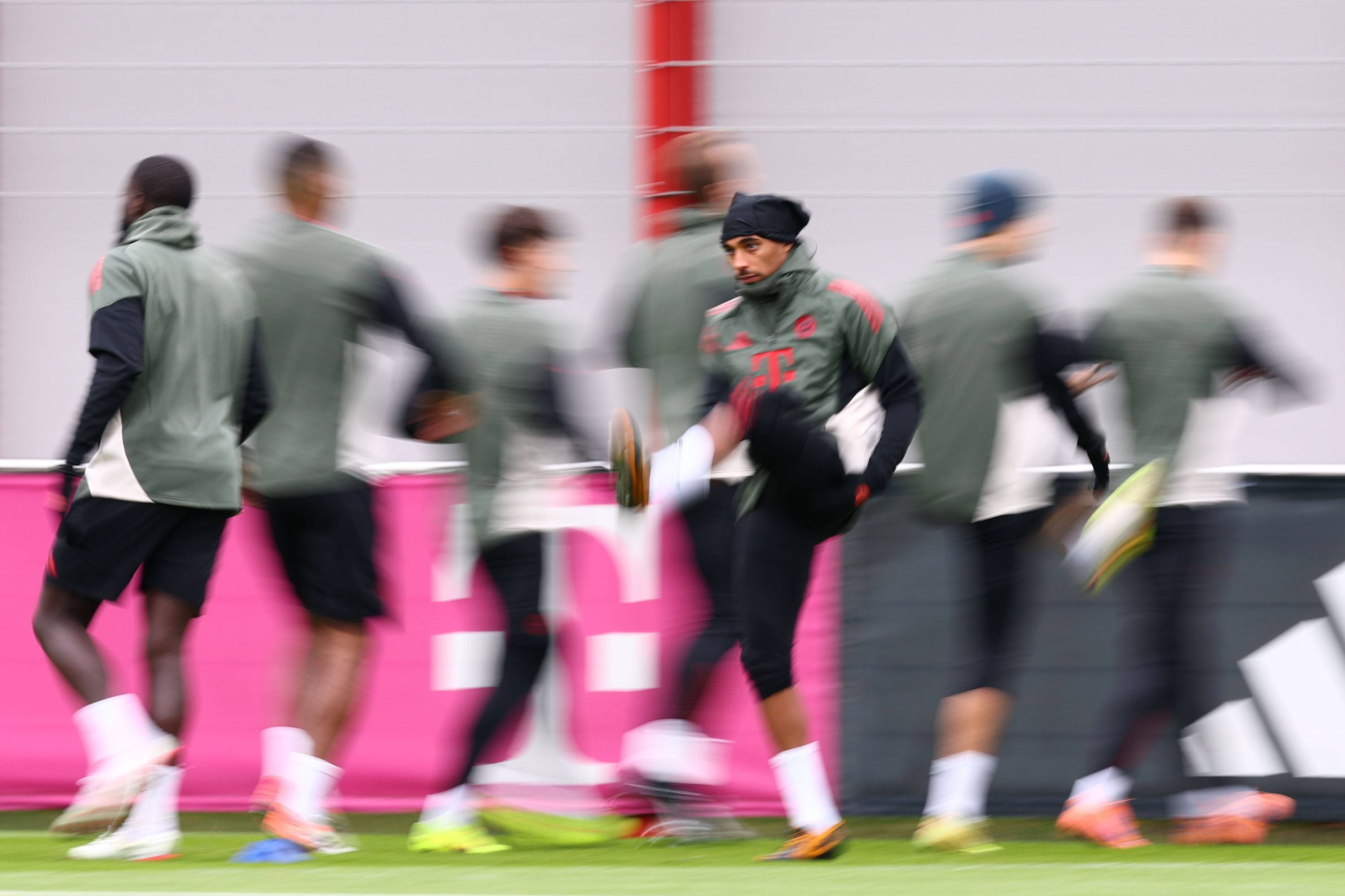 （外代二线）足球——欧冠联赛：拜仁慕尼黑赛前备战