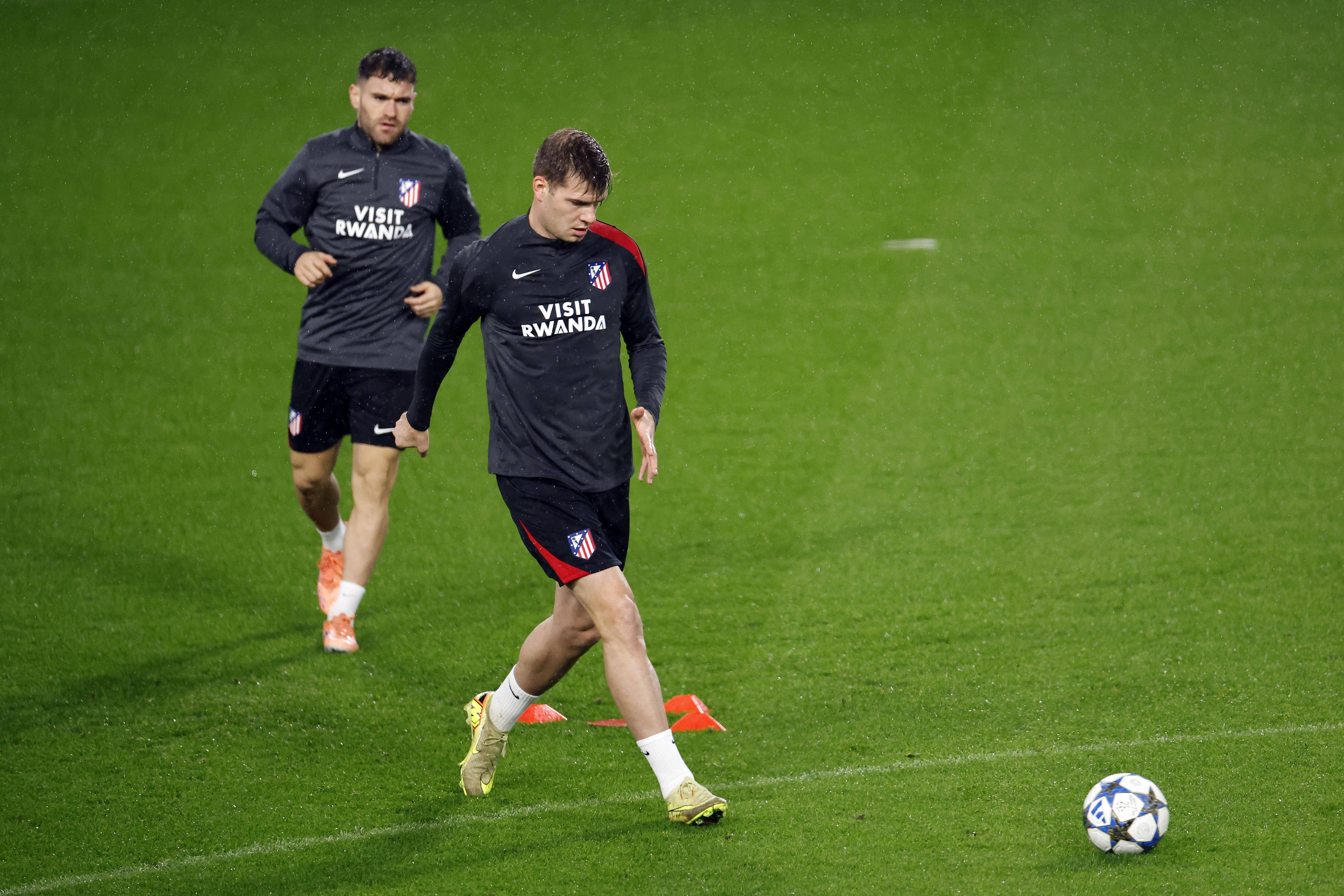 (外代二线)足球——欧冠联赛:马竞赛前备战