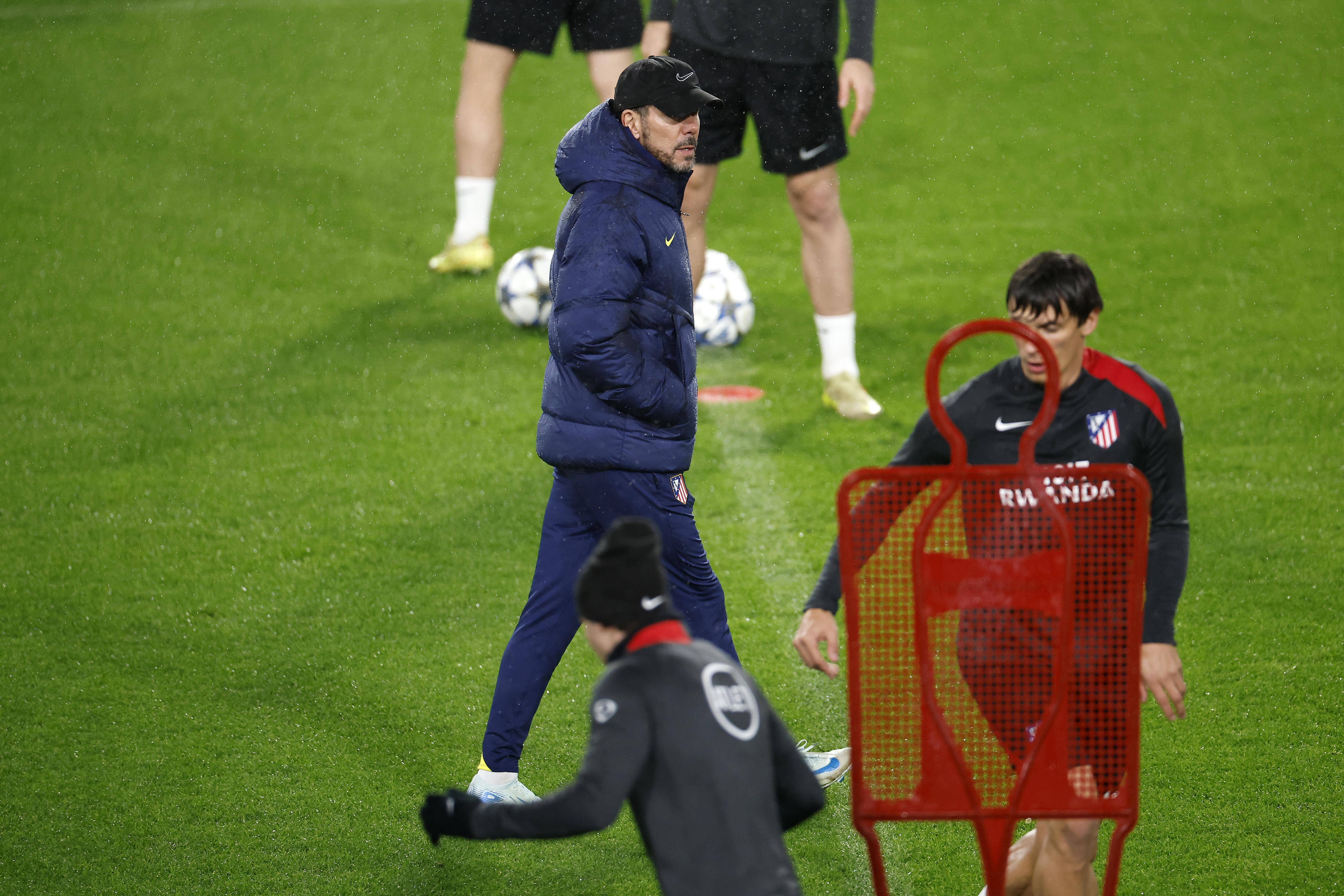 (外代二线)足球——欧冠联赛:马竞赛前备战