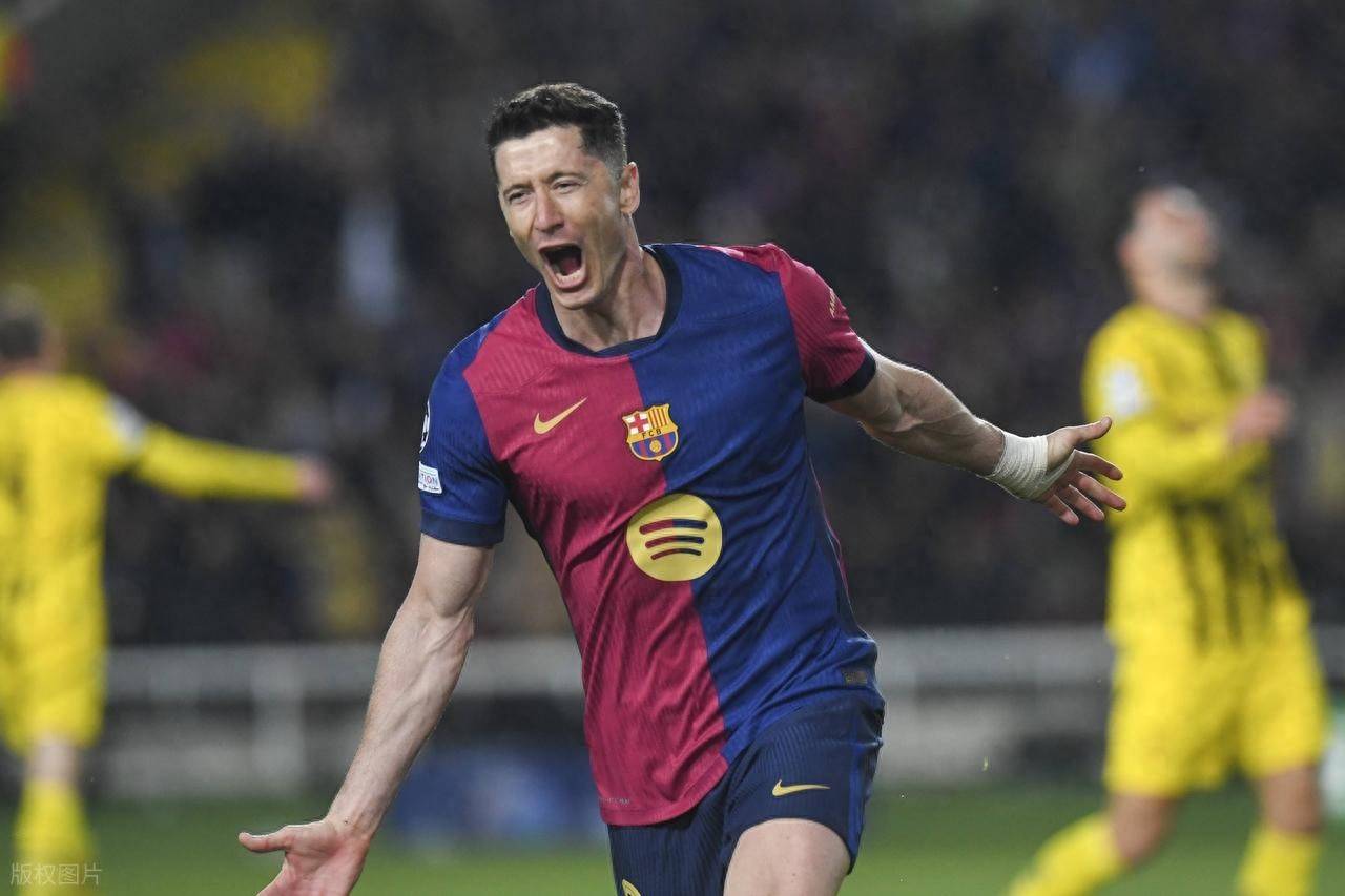 梅西这下放心了！莱万或离队梅西欧冠历史第二进球位置保住了