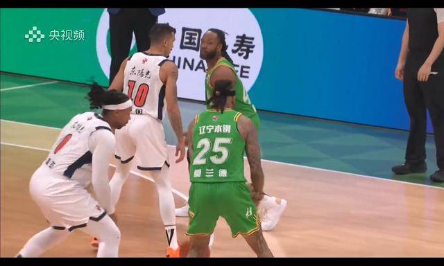 萨林杰抢断莫兰德，亨特都不如奥利弗，赵继伟痛哭，奎因数据吓人