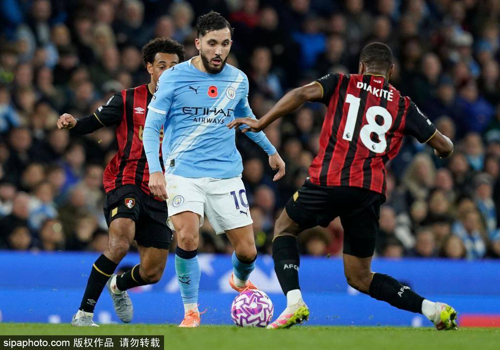 萨卡的历史时刻:阿森纳首位连续四个欧冠客场进球的球员